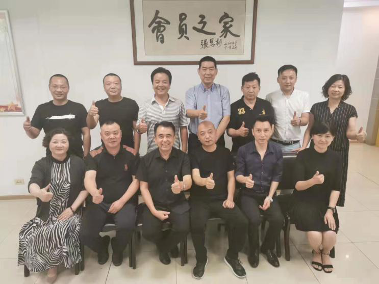 我省首個專家?guī)煺匠闪?，今泰裝飾工程經(jīng)理受(圖1)