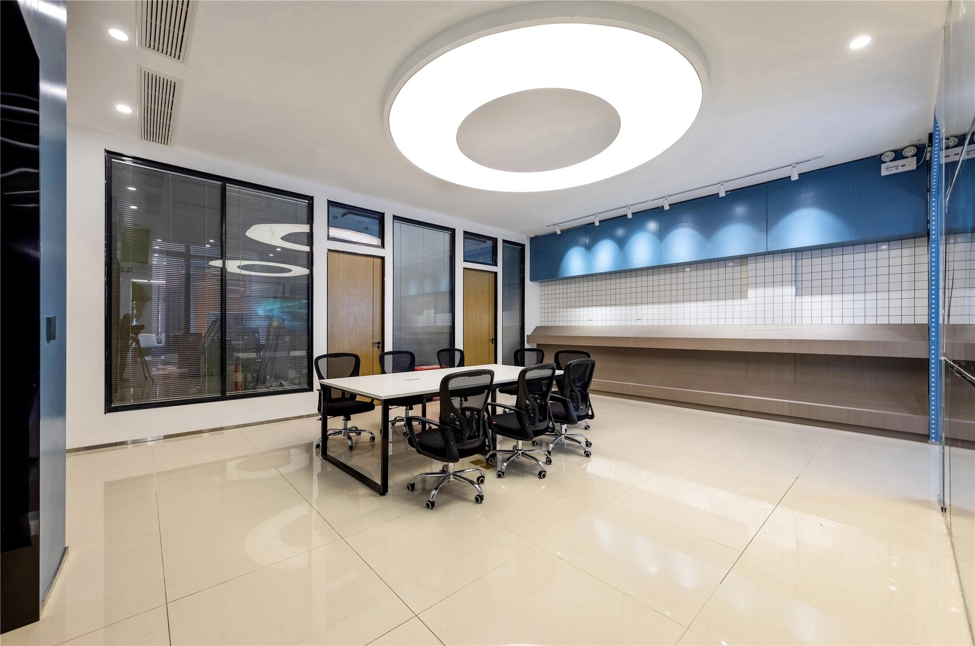 【案例賞析】武漢市車(chē)都天然氣營(yíng)業(yè)廳完工實(shí)景展示，開(kāi)放多元，活力共享！(圖3)