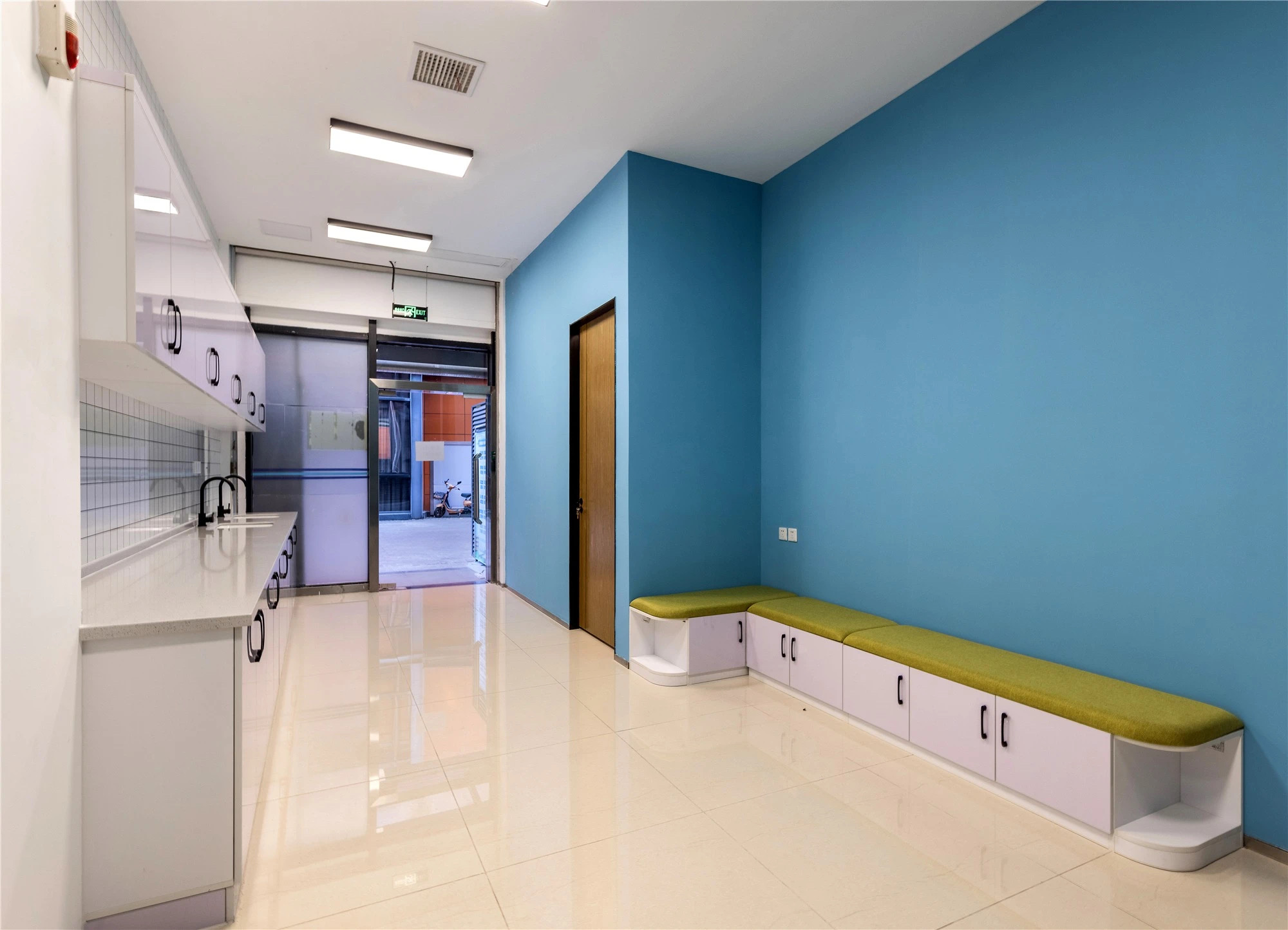 【案例賞析】武漢市車(chē)都天然氣營(yíng)業(yè)廳完工實(shí)景展示，開(kāi)放多元，活力共享！(圖8)