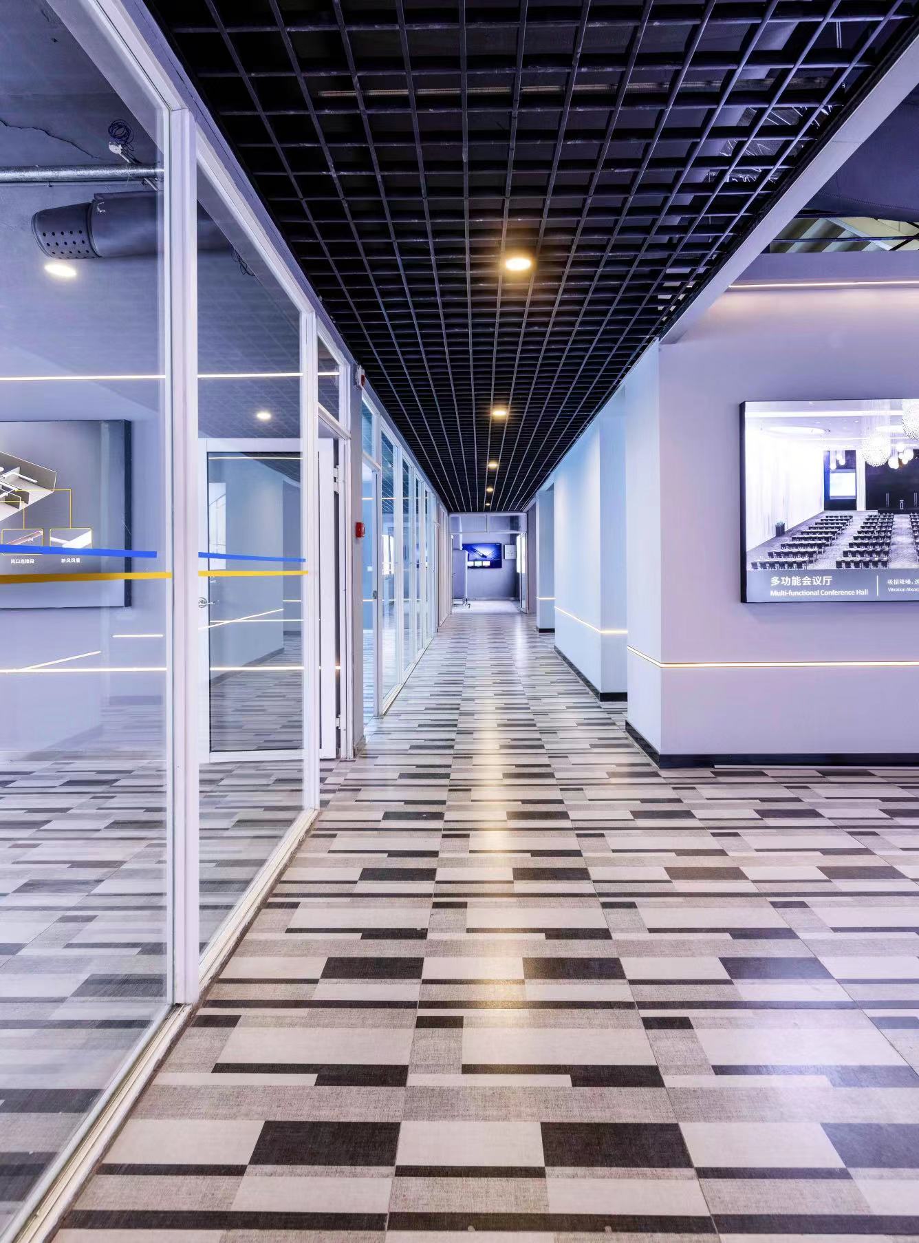 【案例賞析】簡(jiǎn)到極致，自帶高級(jí)感的展廳設(shè)計(jì)！(圖3)