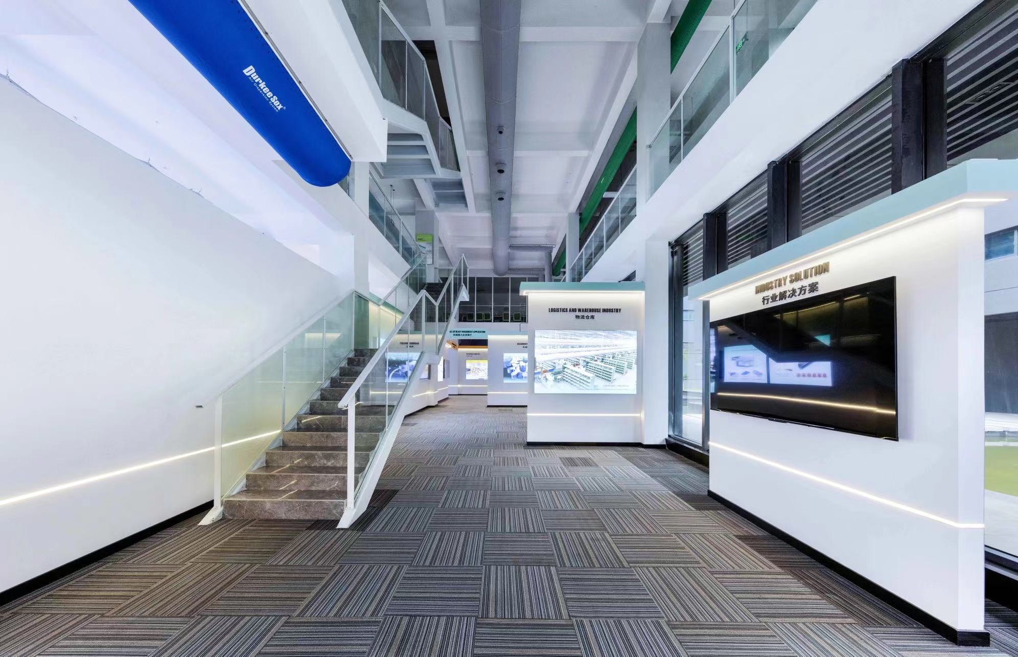 【案例賞析】簡(jiǎn)到極致，自帶高級(jí)感的展廳設(shè)計(jì)！(圖11)