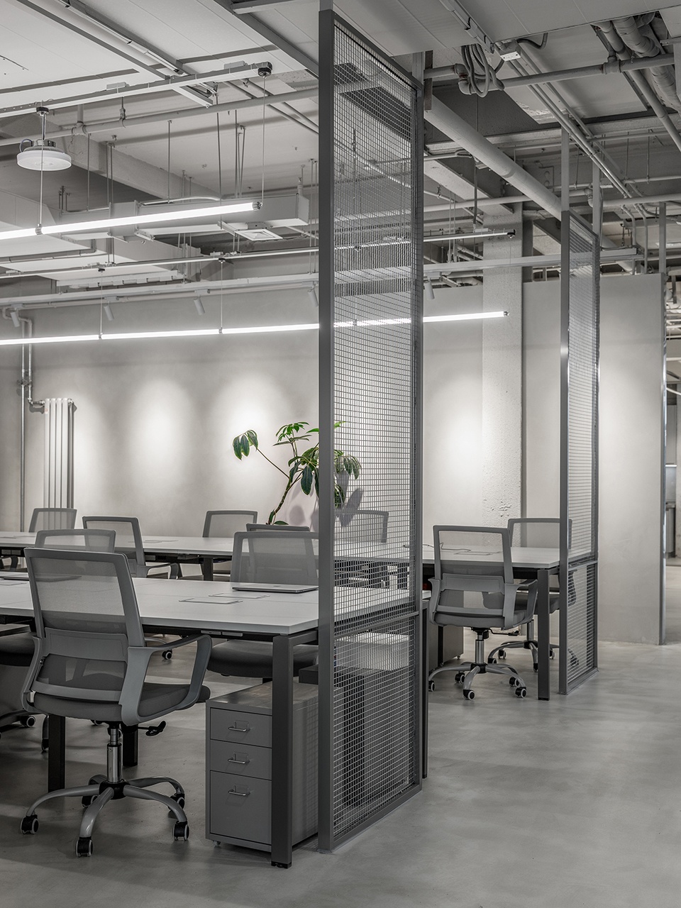 辦公室裝修設(shè)計,粗狂的線條走進工業(yè)之美！(圖2)